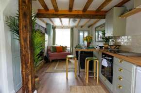 Remarkable 1-Bed Cotswolds Cottage in Finstock